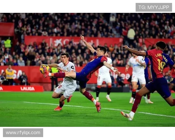 足球赛事中的重要瞬间与回顾 足球赛事中的重要瞬间与回顾