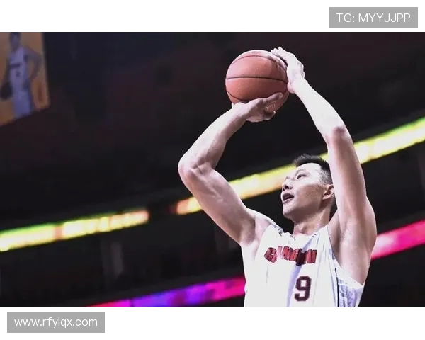 易建联07年雄鹿对阵山猫巅峰之战全场高光与成长印记解析深度回顾